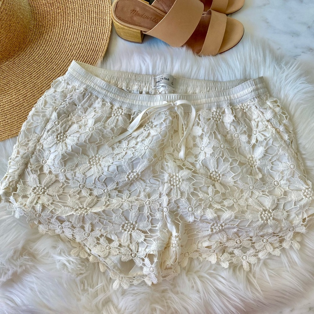 A&F White Floral Lace Shorts